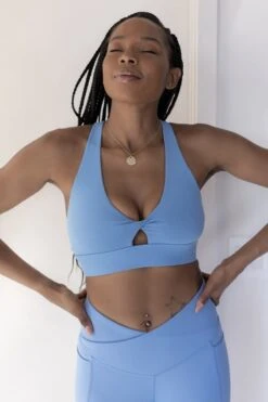 Oasis Twist Sports Bra