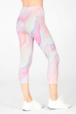 Define High-Waisted Crop