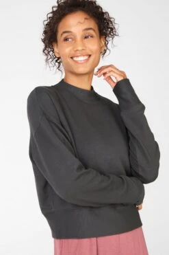 Luna Long-Sleeve Pullover