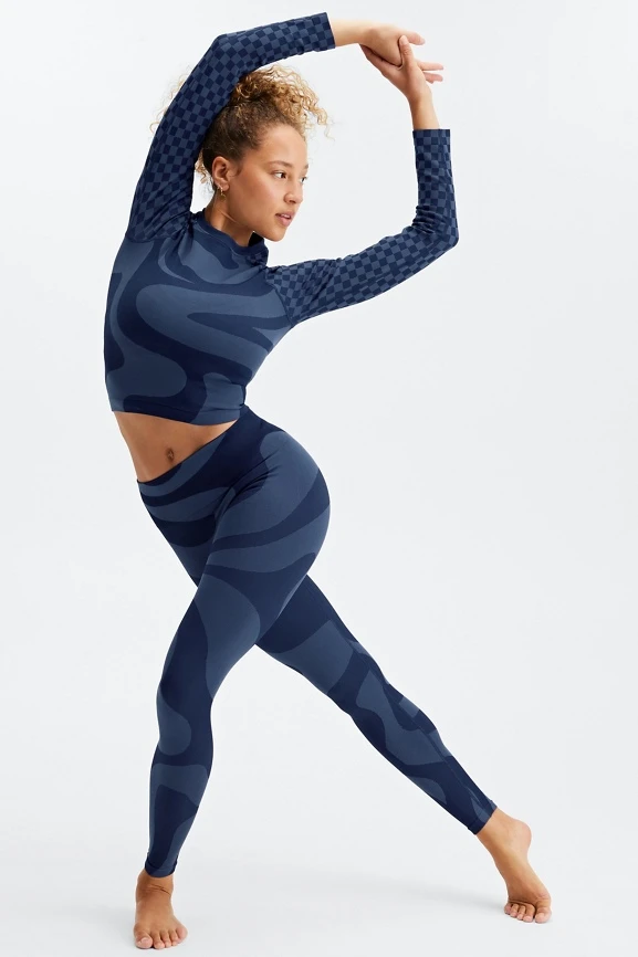 Jada Seamless Long-Sleeve Crop Top - Image 4