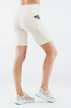 Oasis High-Waisted Pocket Shorts 9"